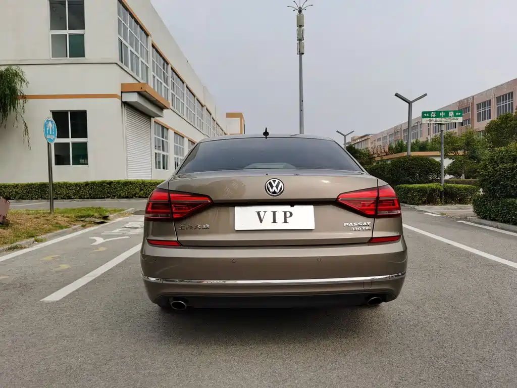 Volkswagen Passat — миниатюра 4