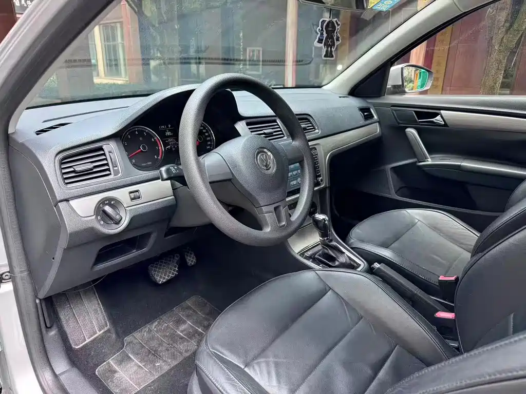Volkswagen Lavida — миниатюра 4