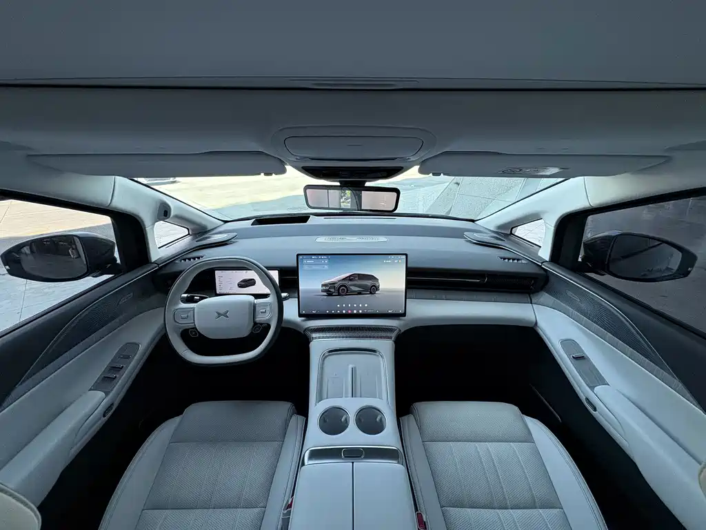 XPeng X9 — миниатюра 5