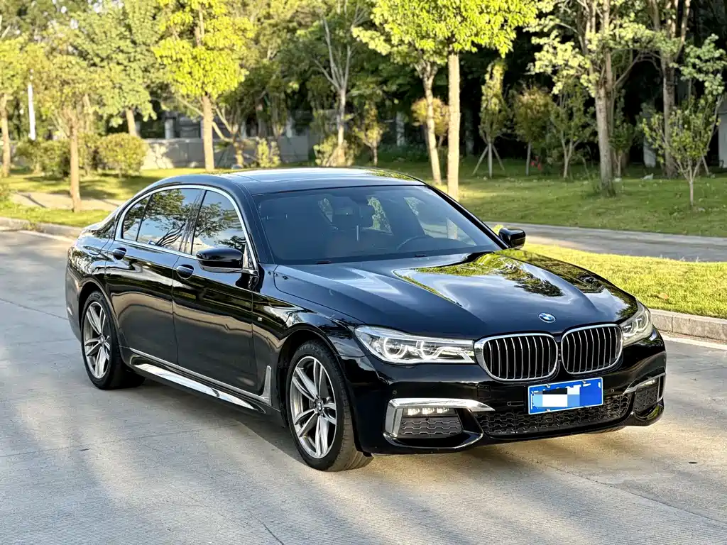BMW 7 Series — миниатюра 3