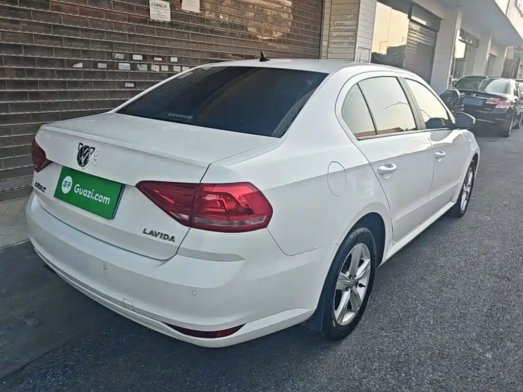 Volkswagen Lavida — миниатюра 7