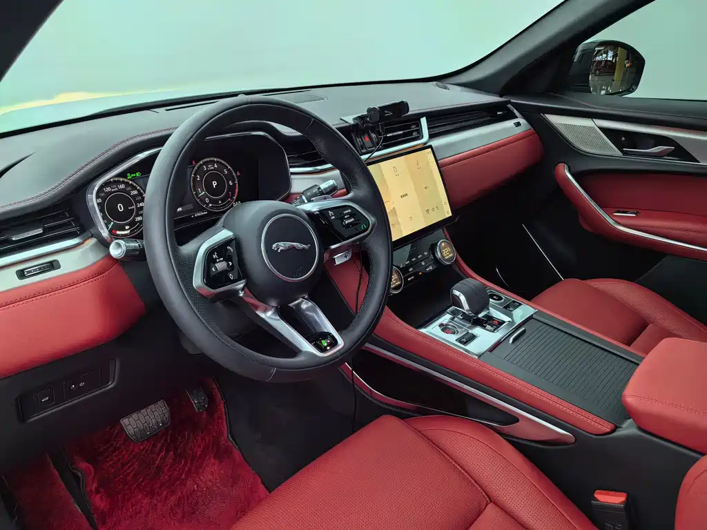 Jaguar F-Pace — фотографии объявления, Фото 11