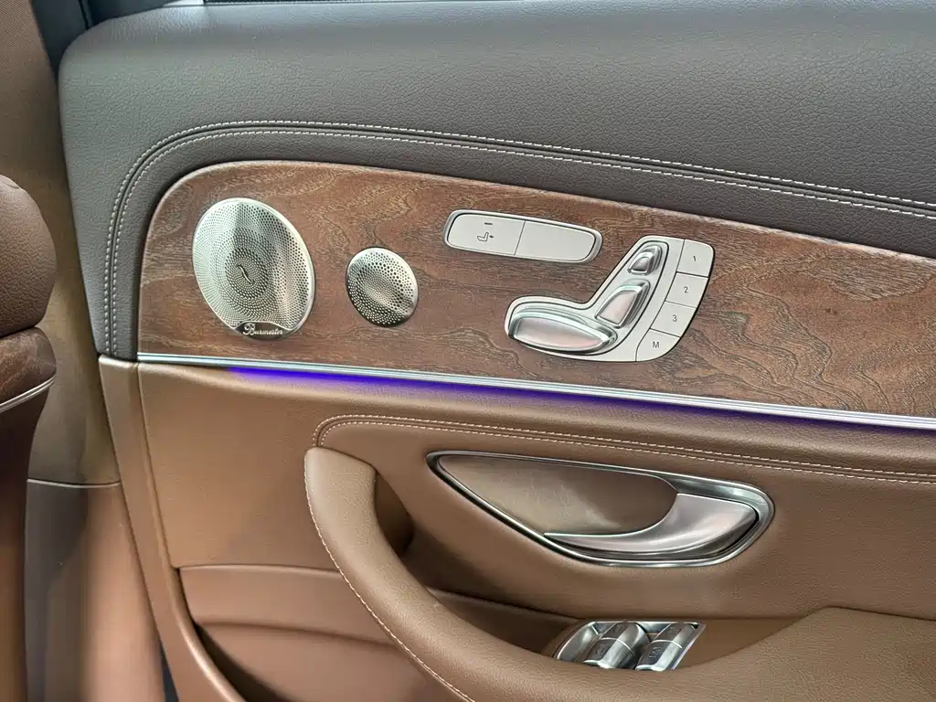 MERCEDES-BENZ E CLASS