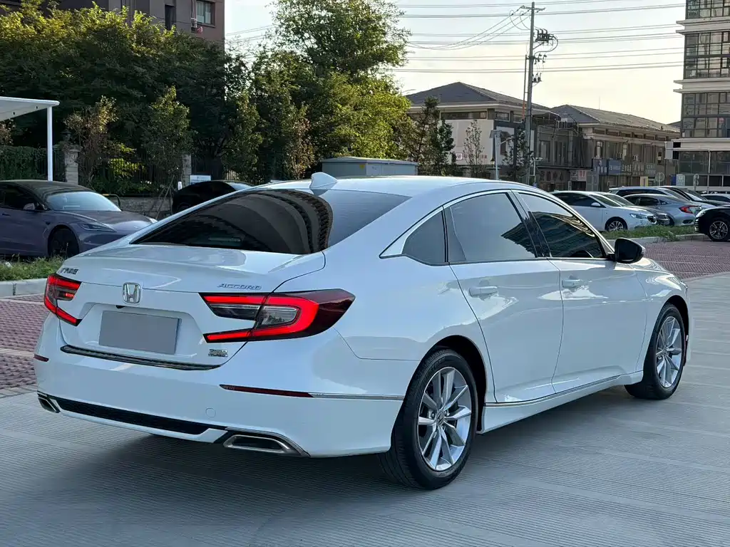 Honda Accord — миниатюра 7