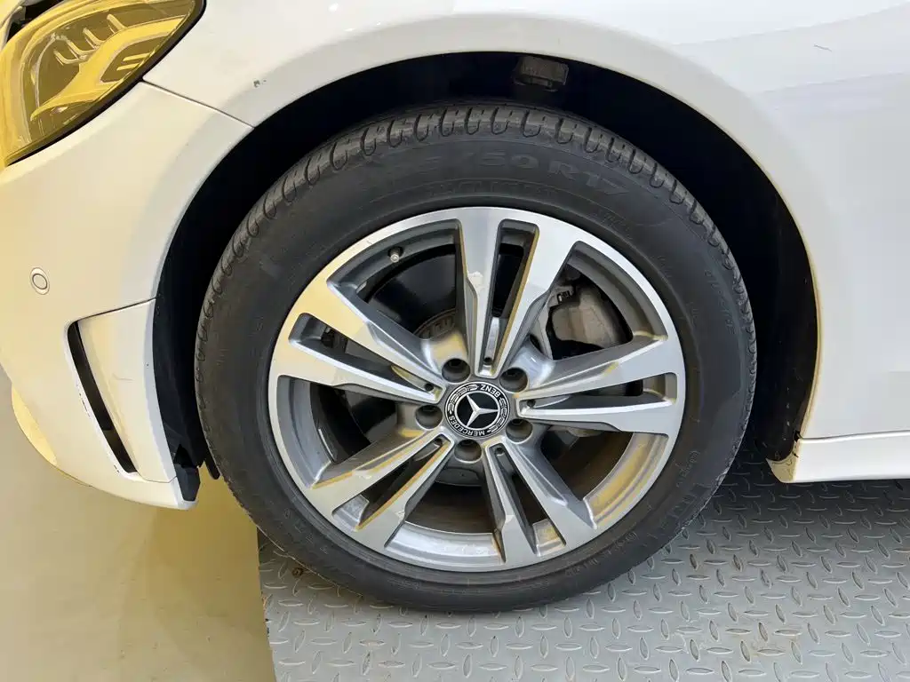 Mercedes-Benz C-Class — миниатюра 10