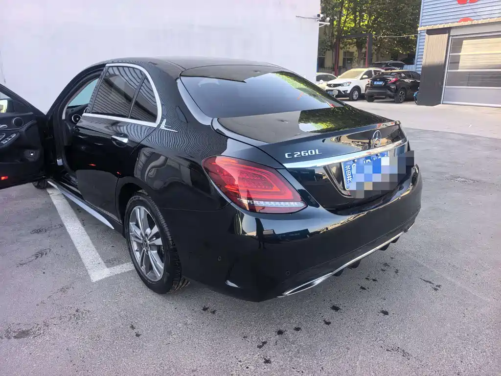 Mercedes-Benz C-Class — миниатюра 5