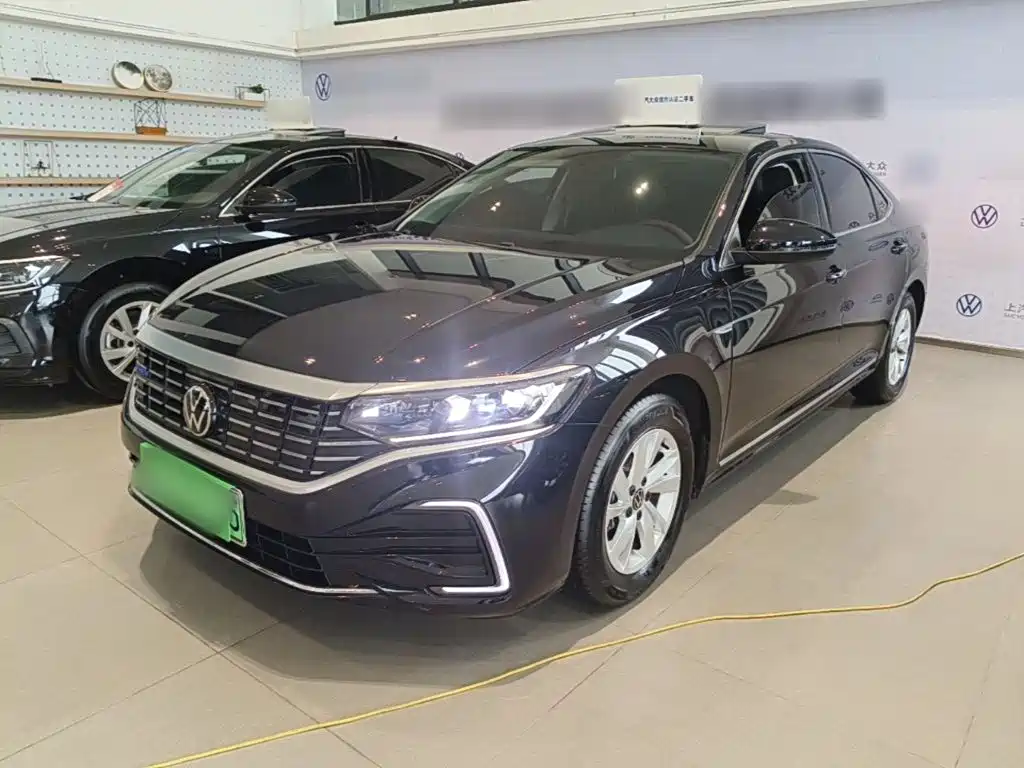 Volkswagen Passat PHEV — миниатюра 2