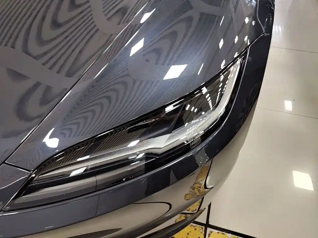Tesla Model 3 — миниатюра 24