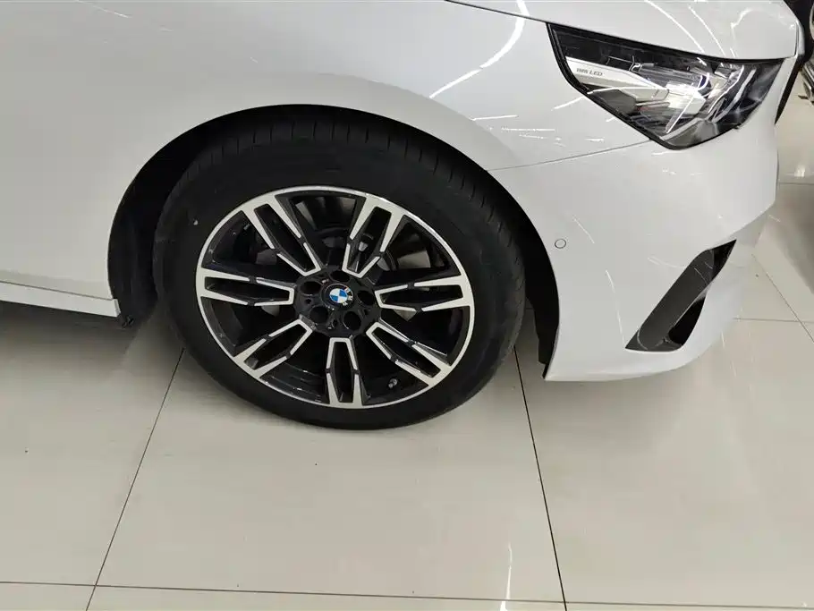 BMW 5 Series 5 2024 530Li Lead Luxury