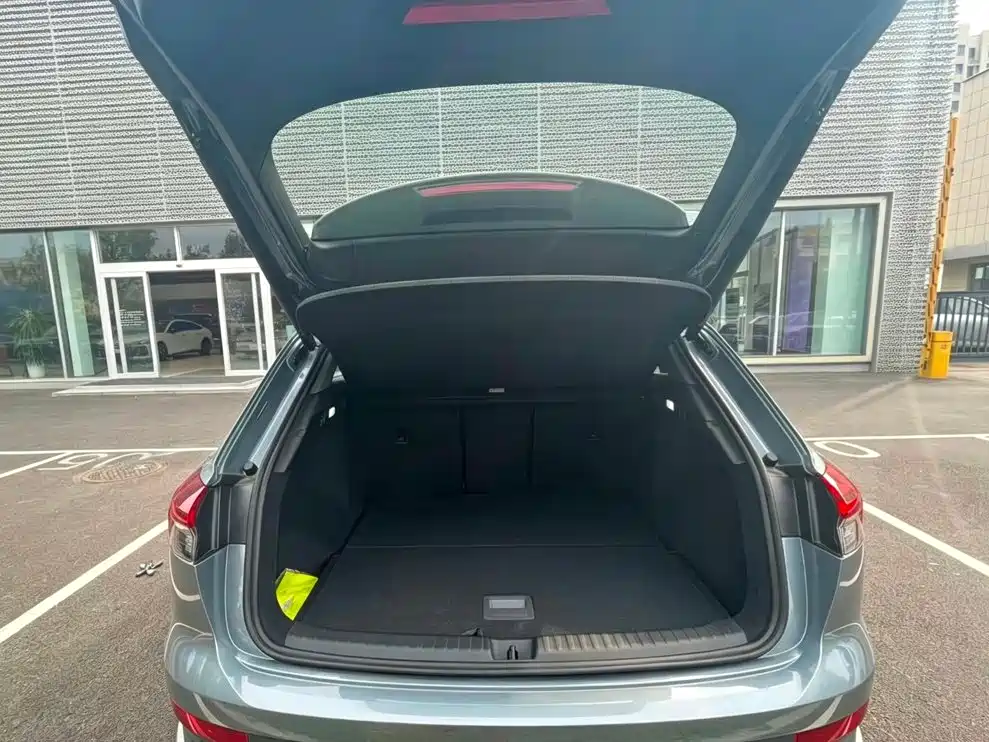 Audi Q4 e-tron — миниатюра 3