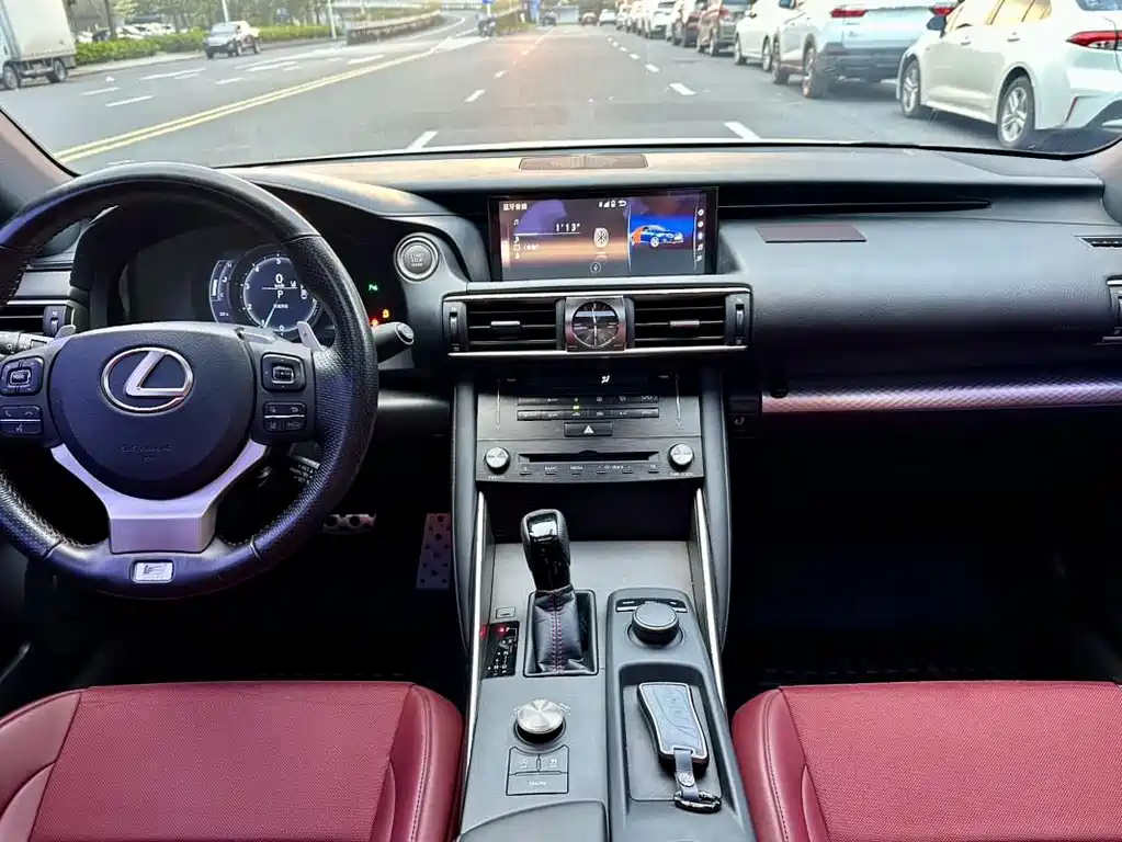 Lexus IS — миниатюра 7