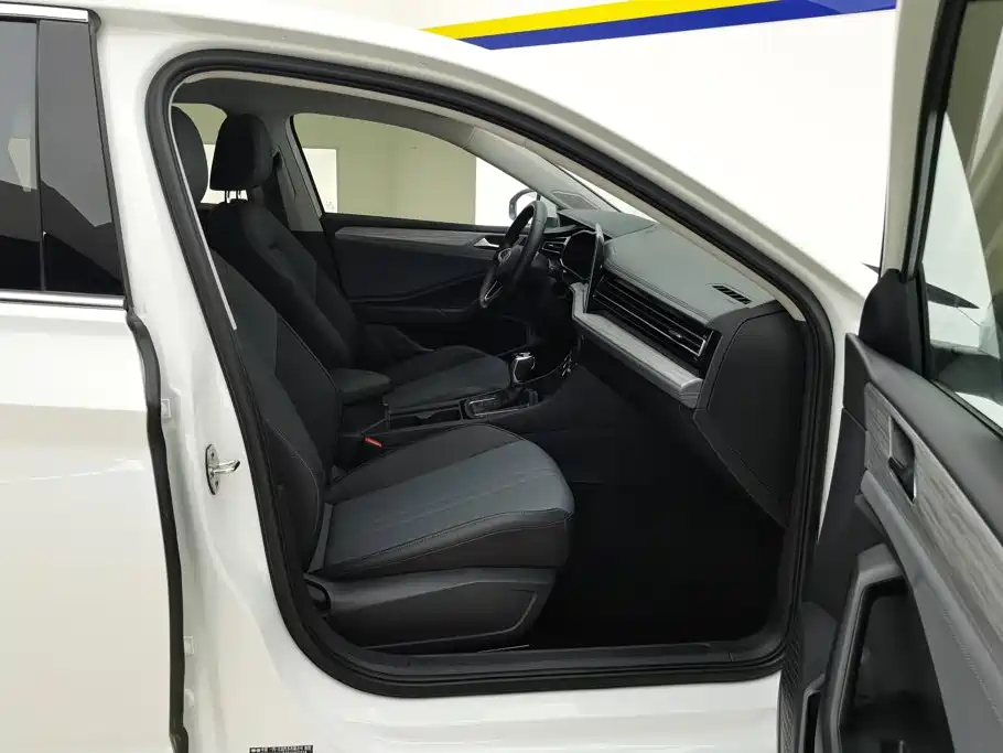 Volkswagen Sagitar — миниатюра 8