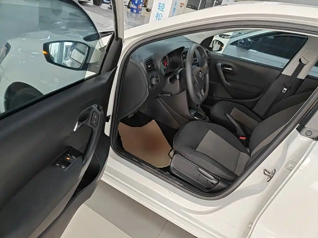 Volkswagen Polo — миниатюра 16