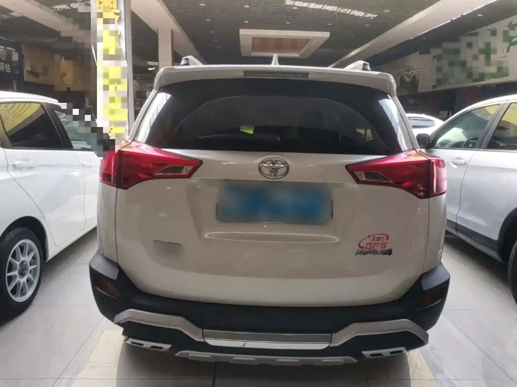 Toyota RAV4 — миниатюра 6