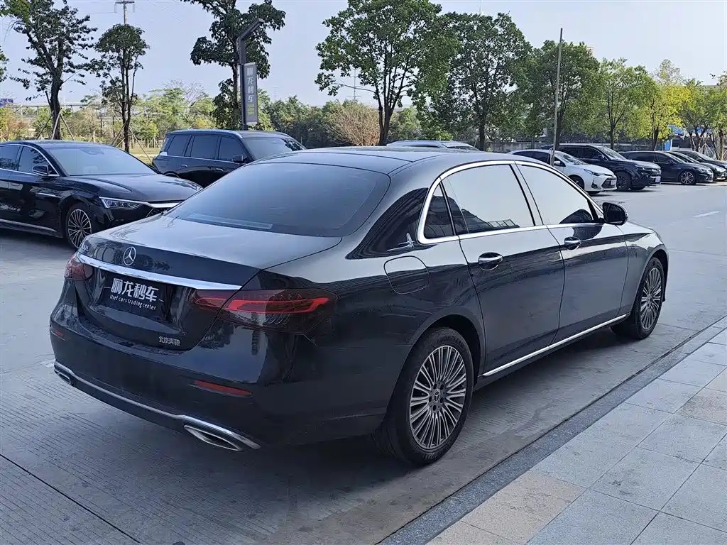 MERCEDES-BENZ E CLASS