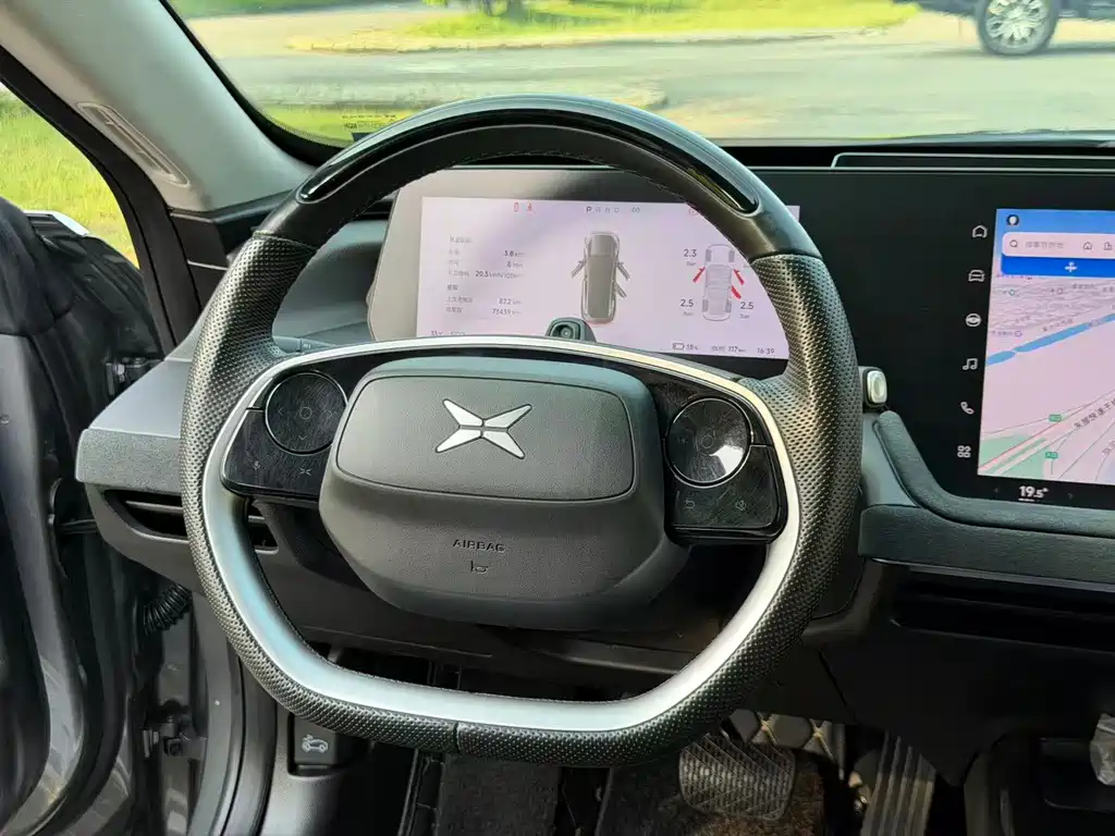 XPeng P7 — миниатюра 6