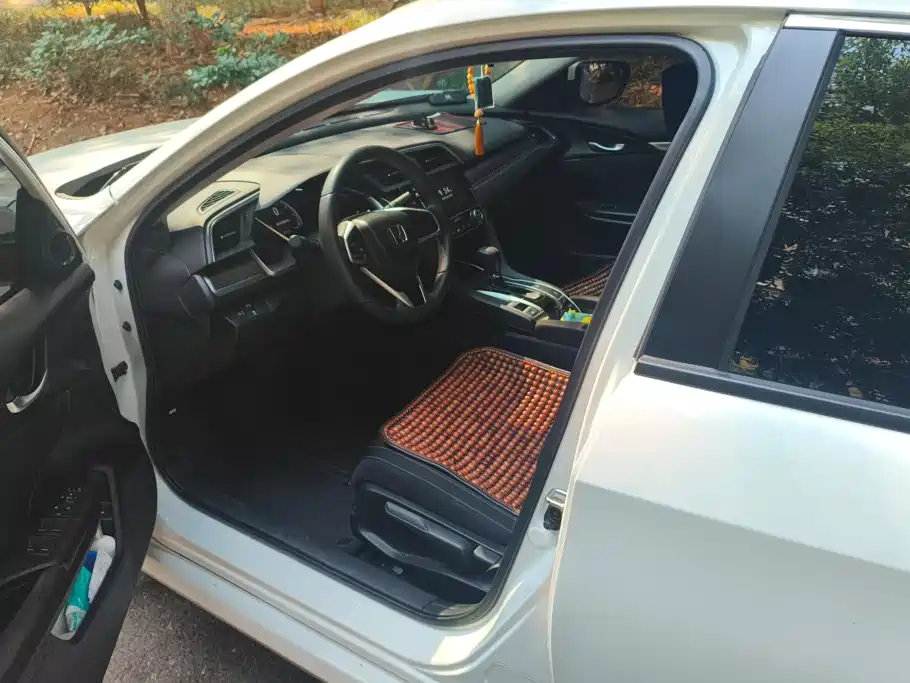 Honda Civic — миниатюра 9