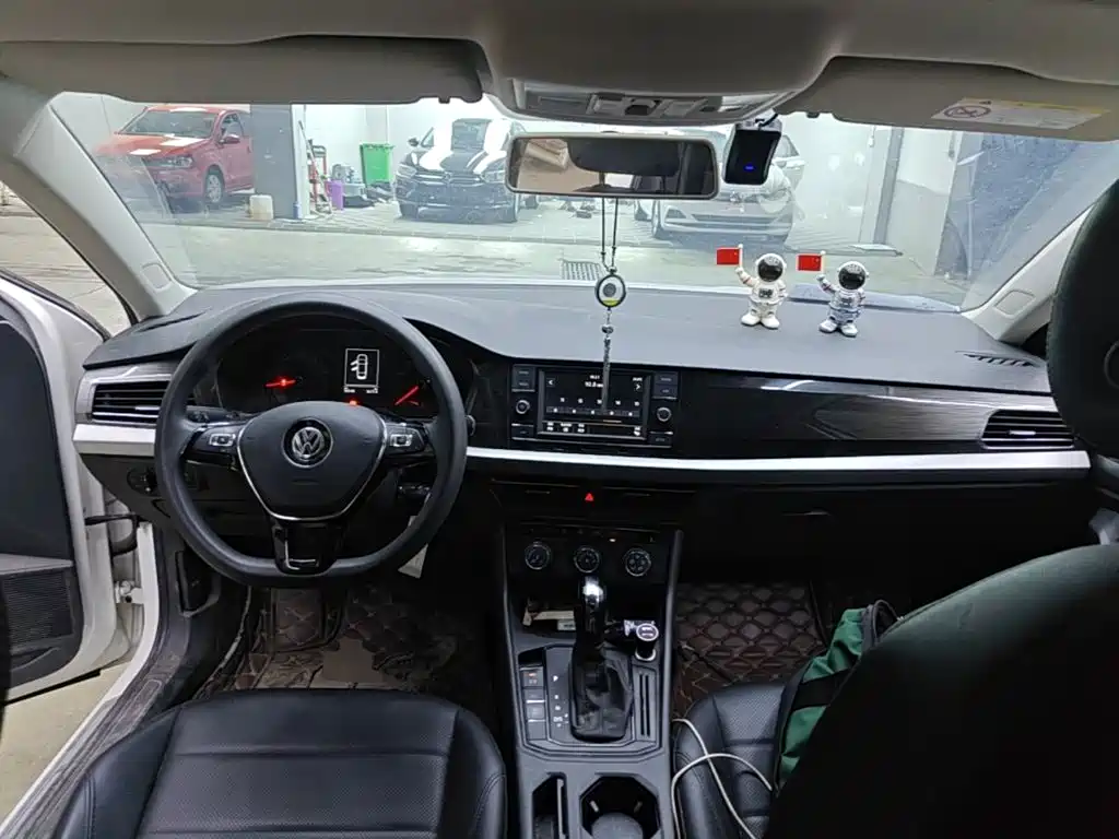 Volkswagen Lavida — миниатюра 10