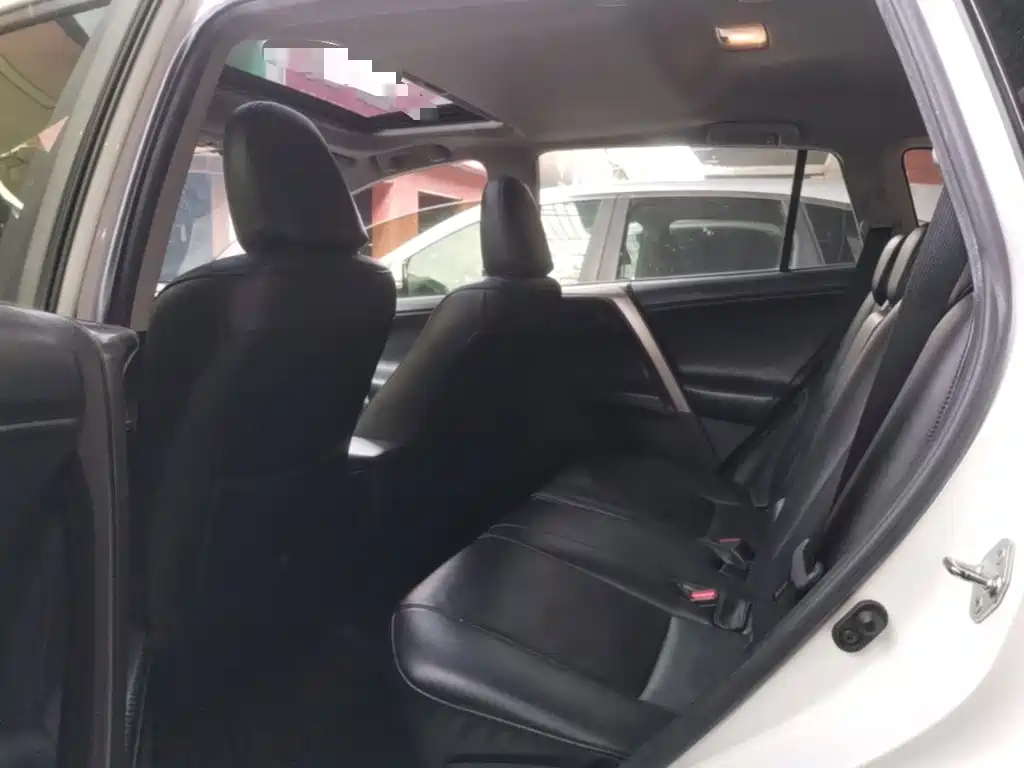 Toyota RAV4 — миниатюра 17