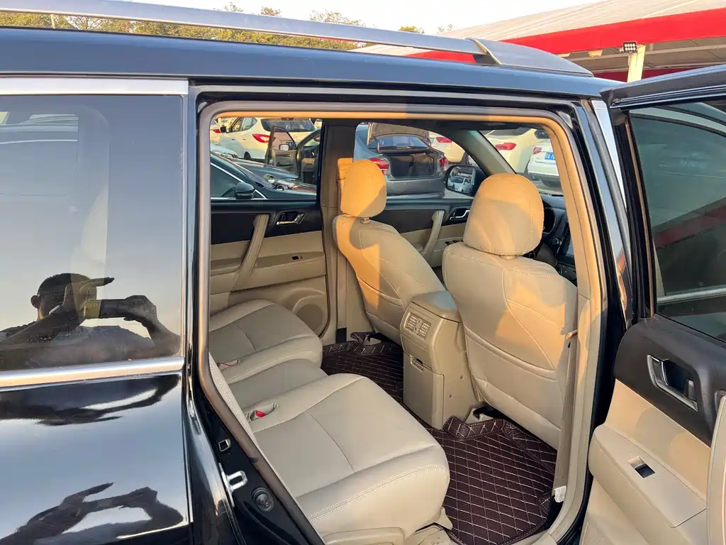 Toyota Highlander — миниатюра 17