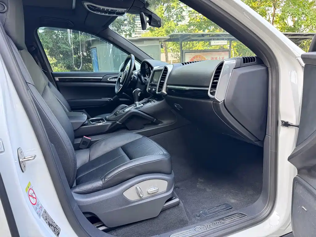 Porsche Cayenne — миниатюра 13
