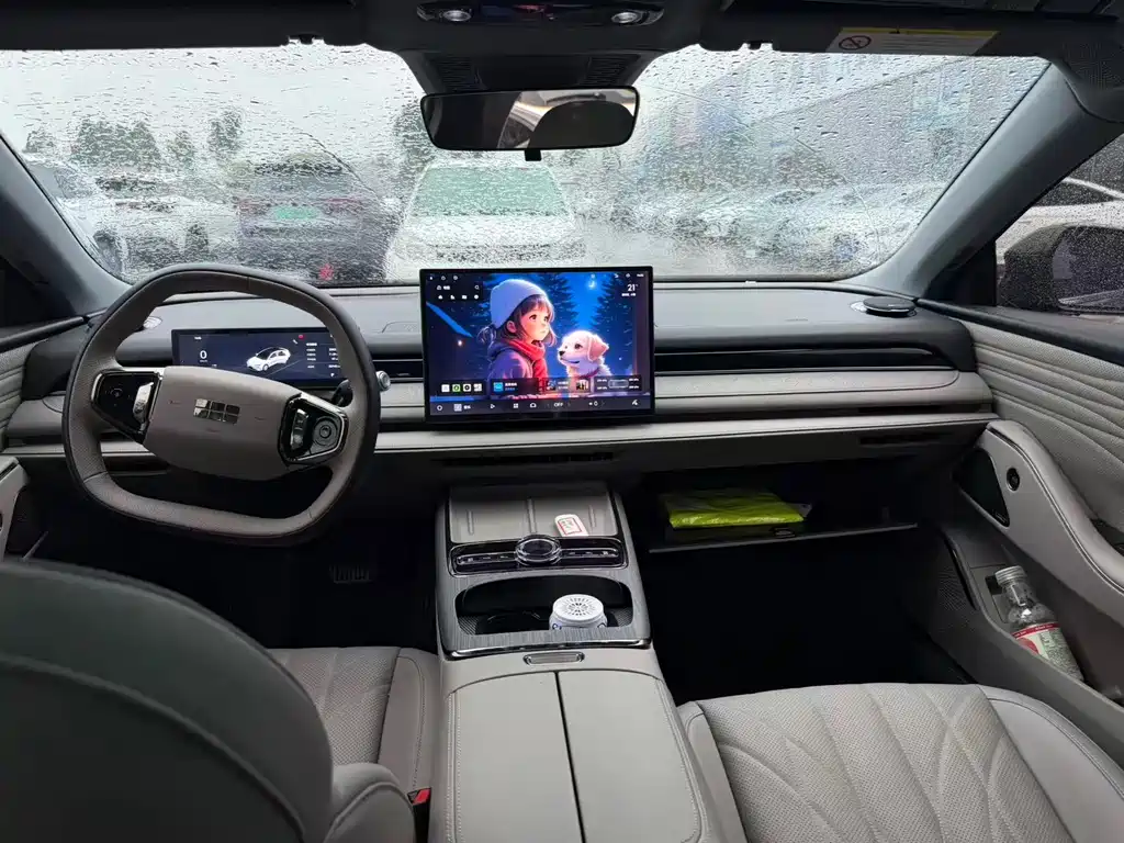 Geely Galaxy Galaxy 8 8 2025 130km EM-i Luxury