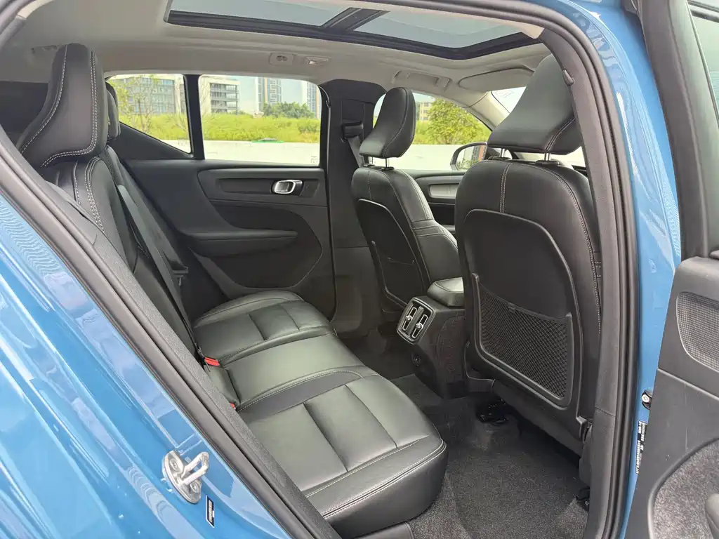Volvo XC40 — миниатюра 15