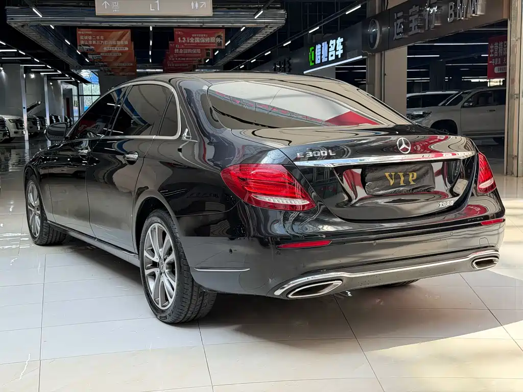Mercedes-Benz E-Class — миниатюра 8