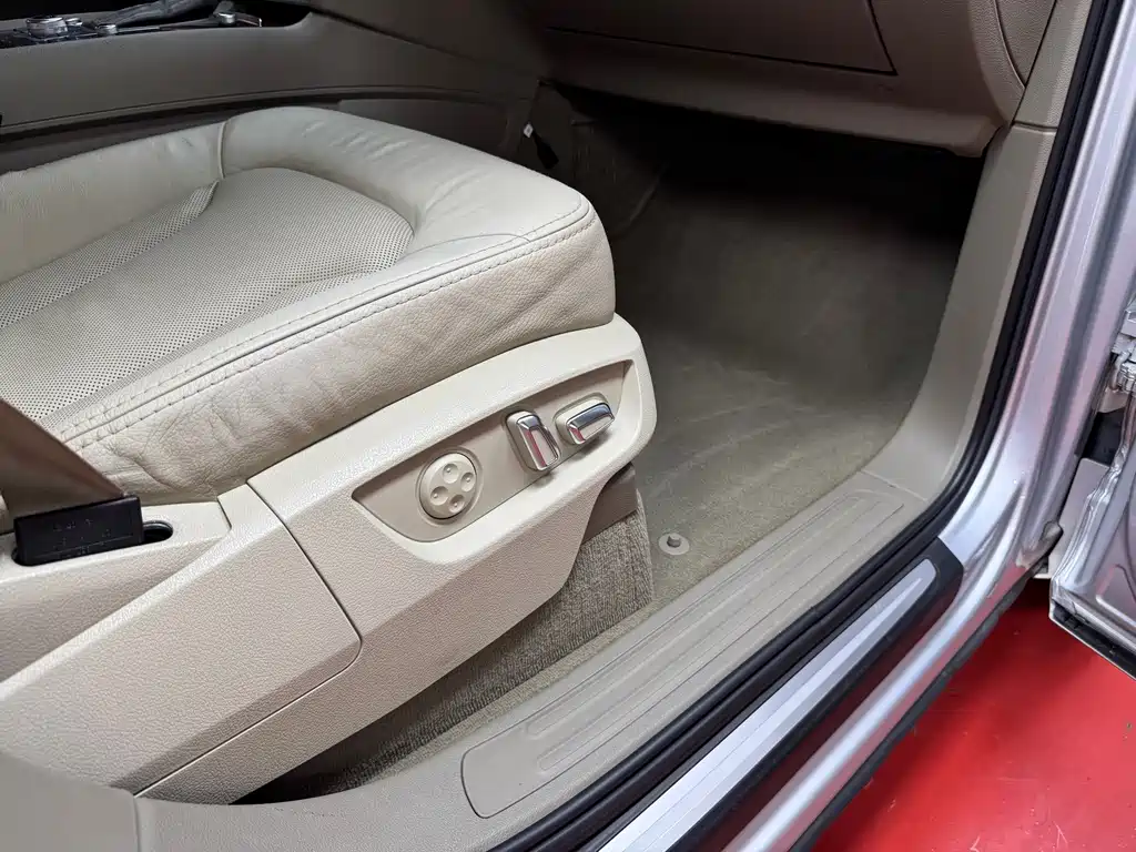Audi Q7 — миниатюра 14