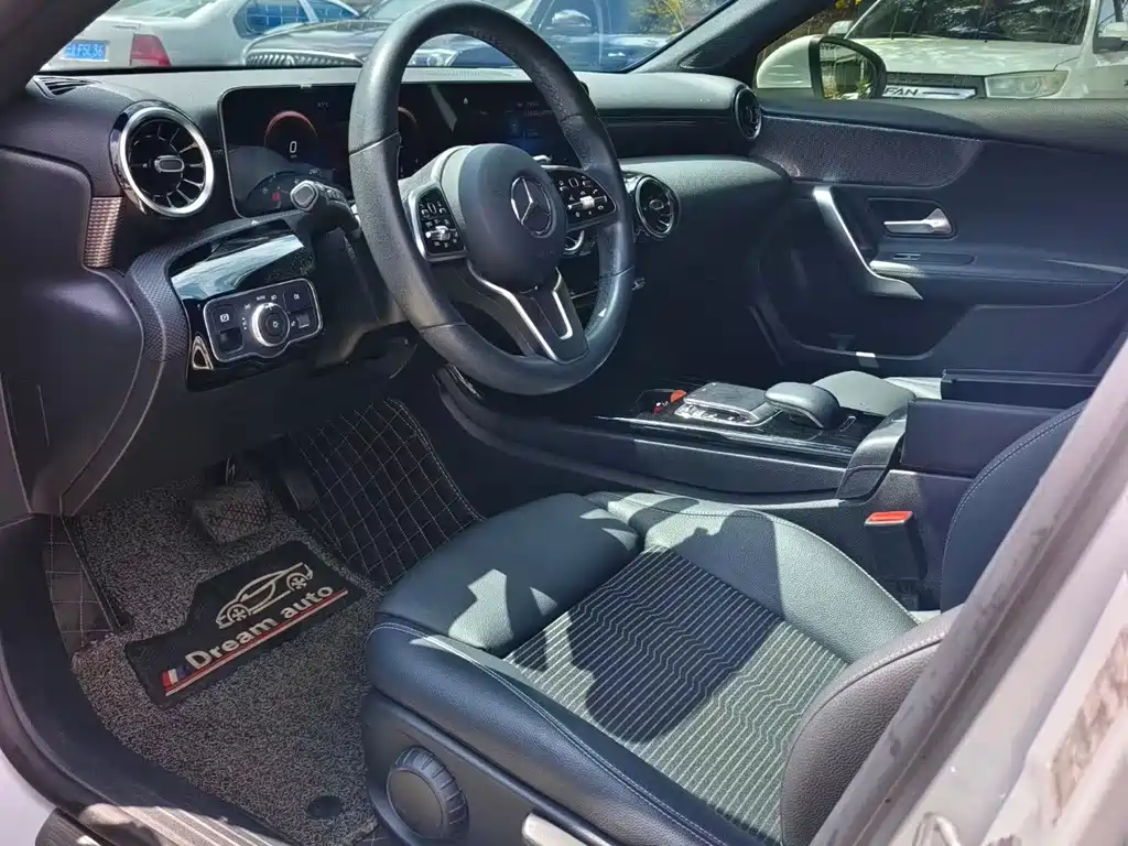 Mercedes-Benz A-Class (Import) — миниатюра 4