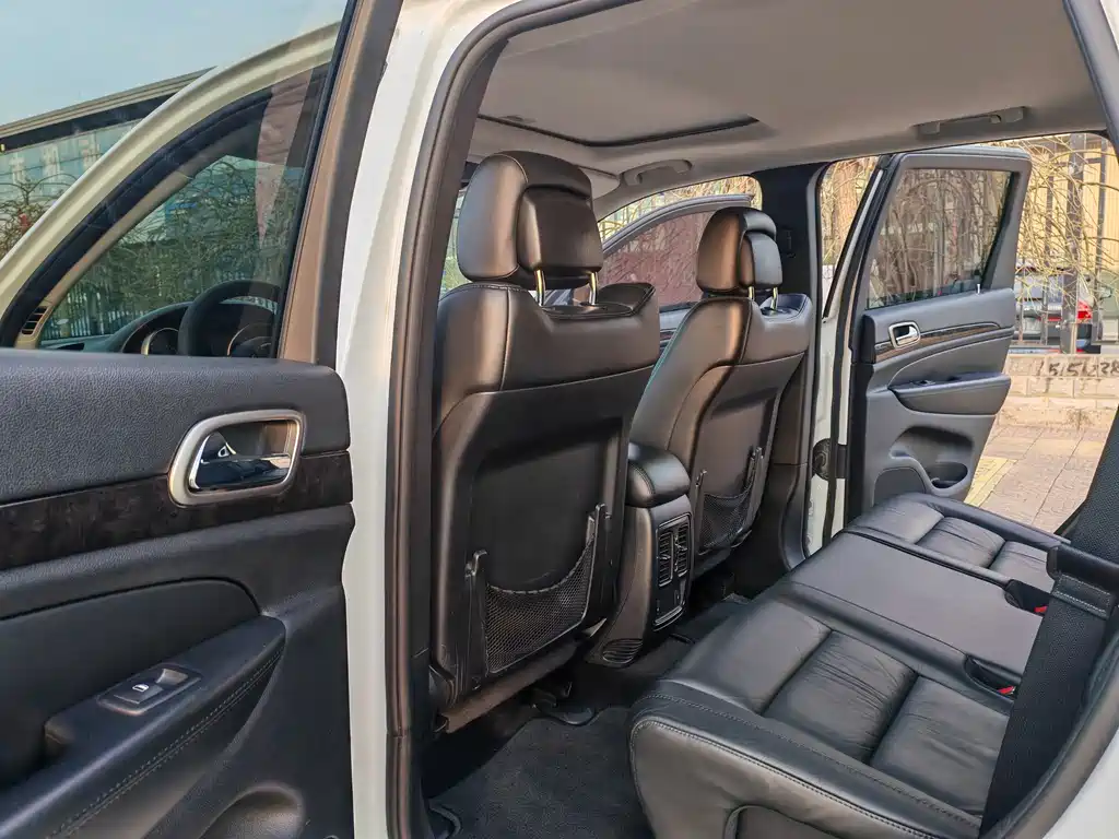 Jeep Grand Cherokee (Import) 3.6L Comfort Enjoy Navigation Edition, фото 10