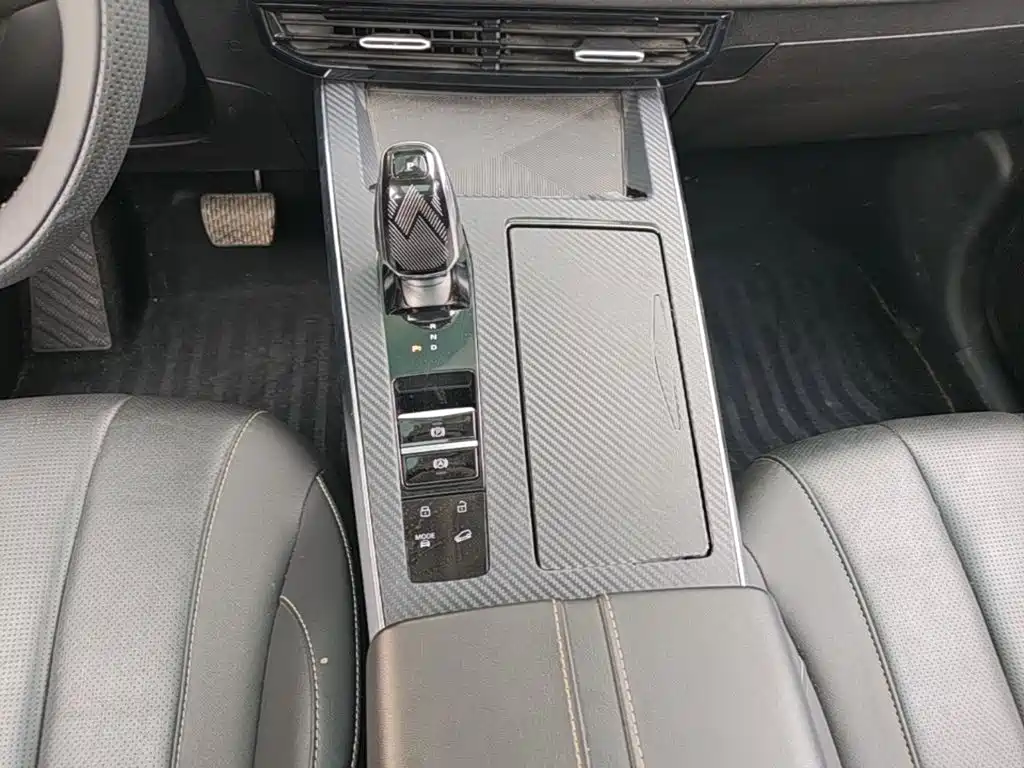 Roewe RX5 MAX — миниатюра 14