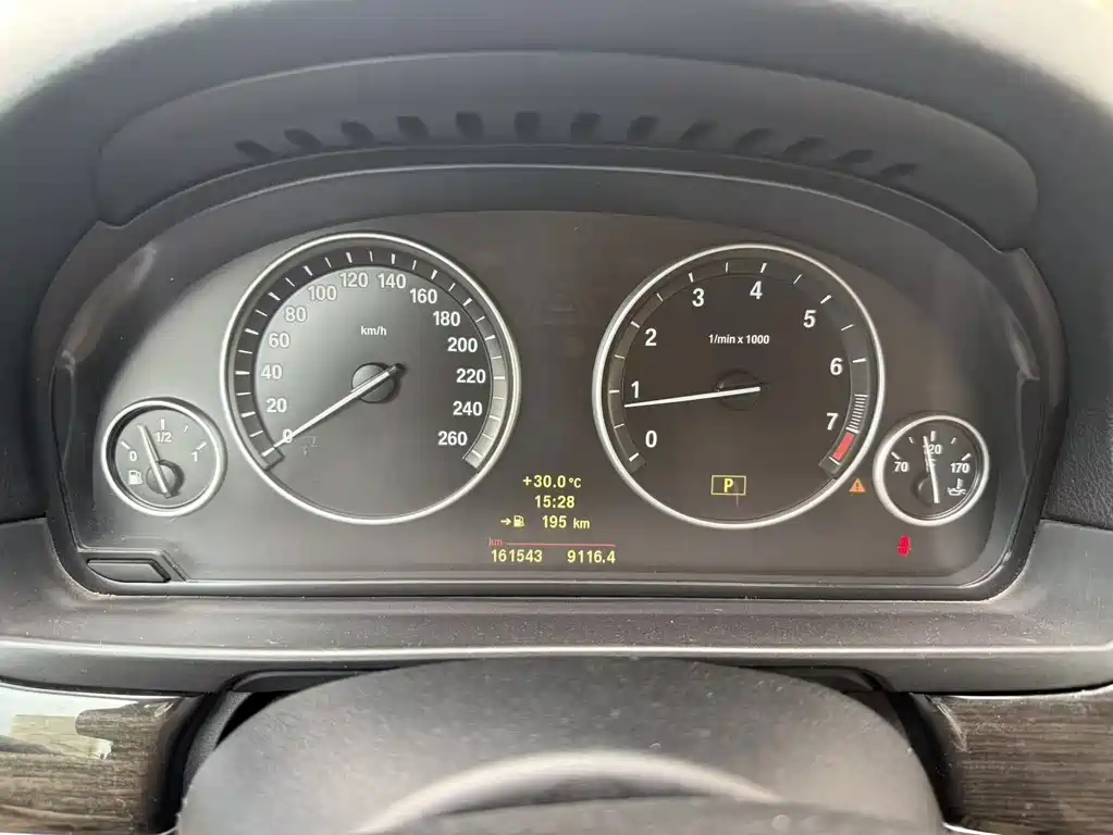 BMW 5 Series — миниатюра 4