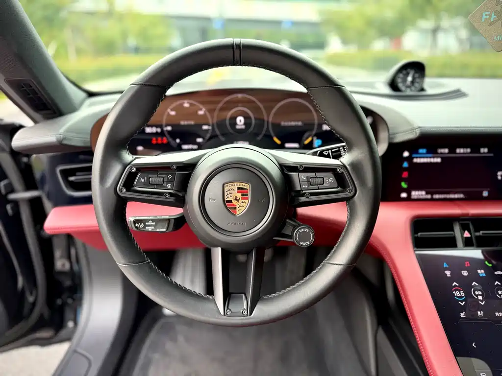 Porsche Taycan — миниатюра 11