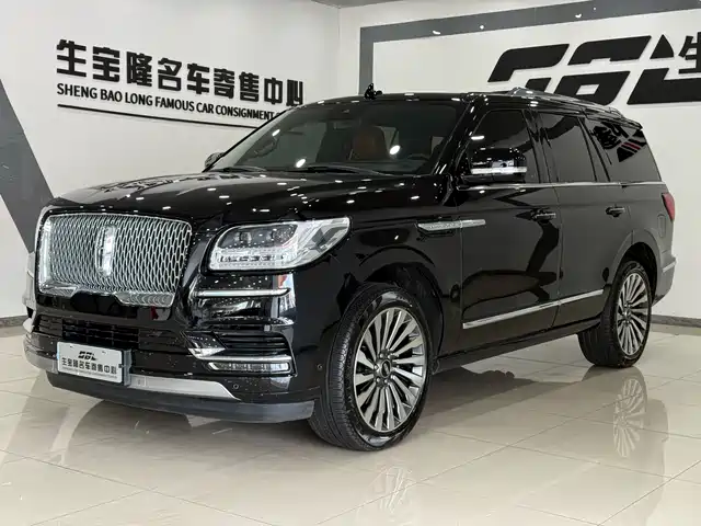 Lincoln Navigator