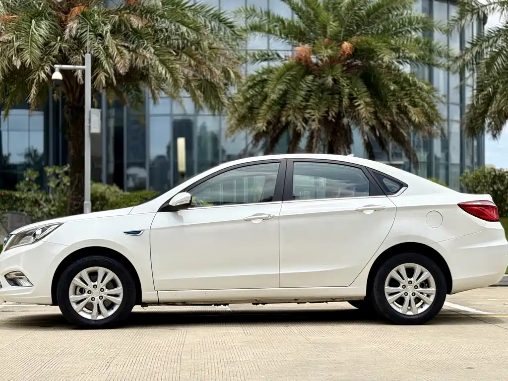 Changan Eado New Energy — миниатюра 12