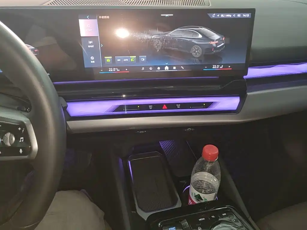 BMW i5 — миниатюра 13