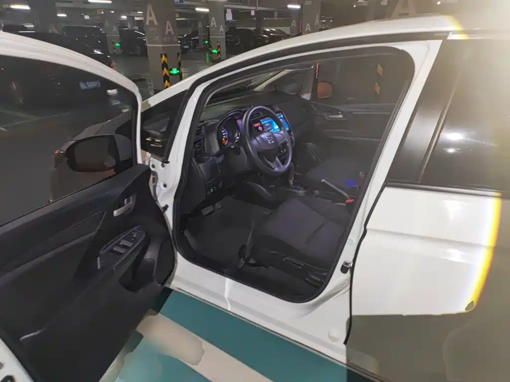 Honda Fit — миниатюра 17