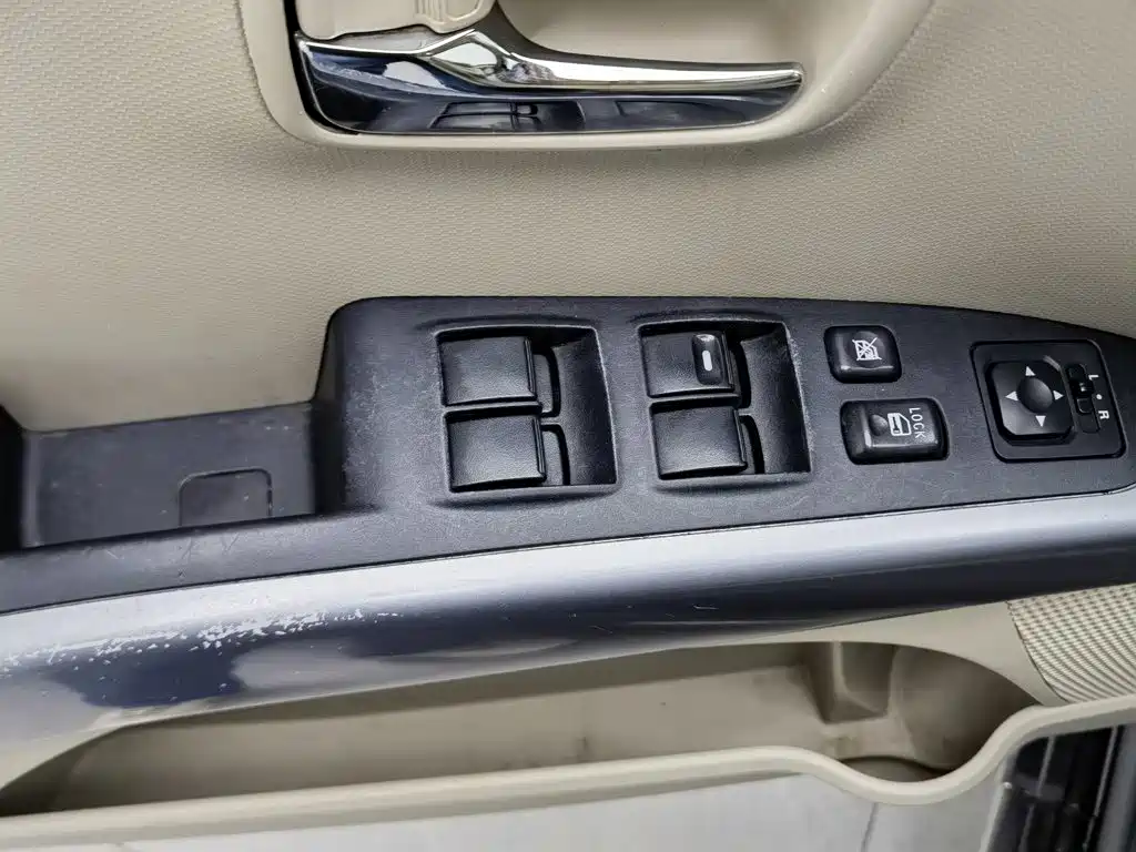 Mitsubishi Outlander (Import) — миниатюра 9
