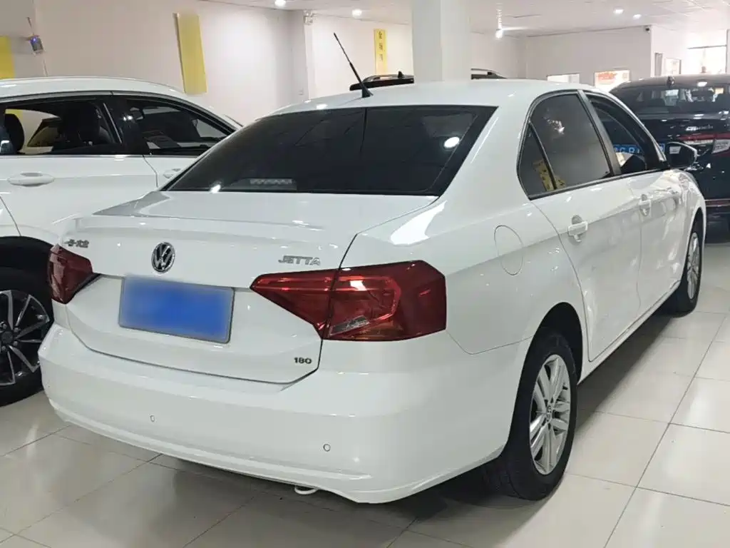 Volkswagen Jetta — миниатюра 7