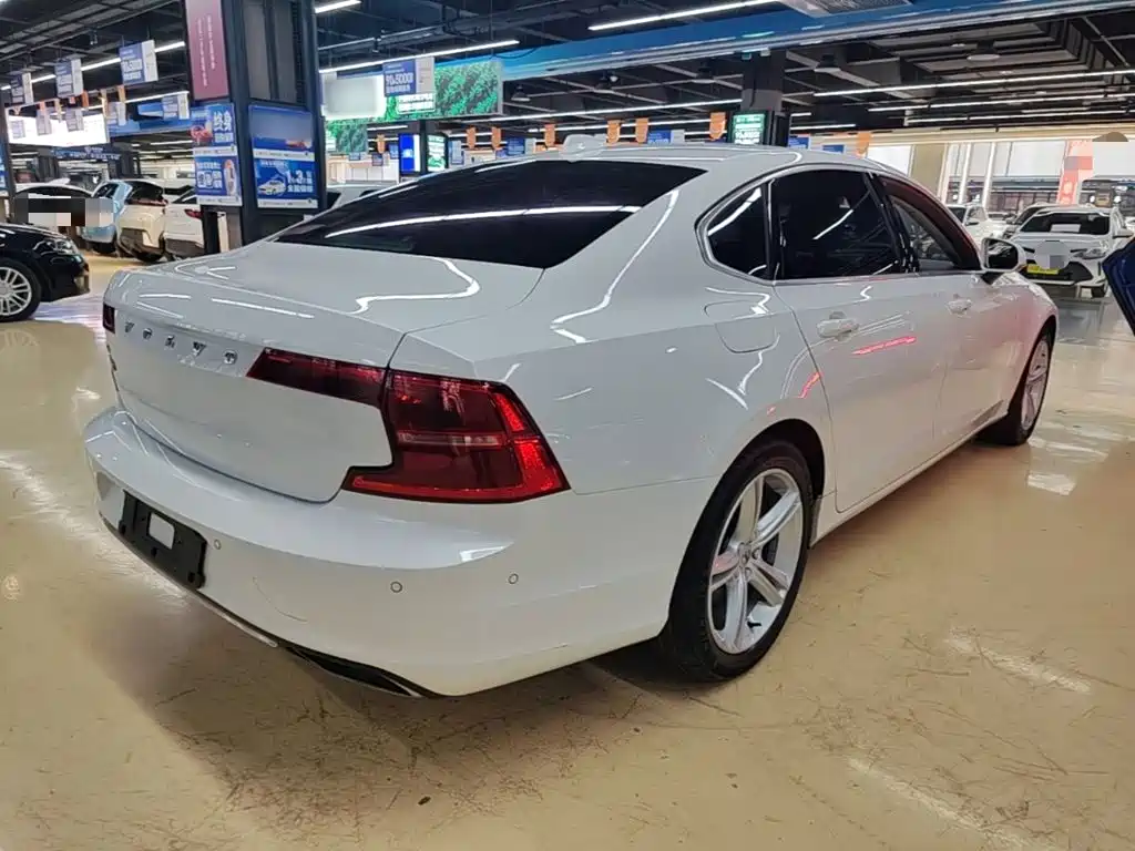 Volvo S90 — миниатюра 7