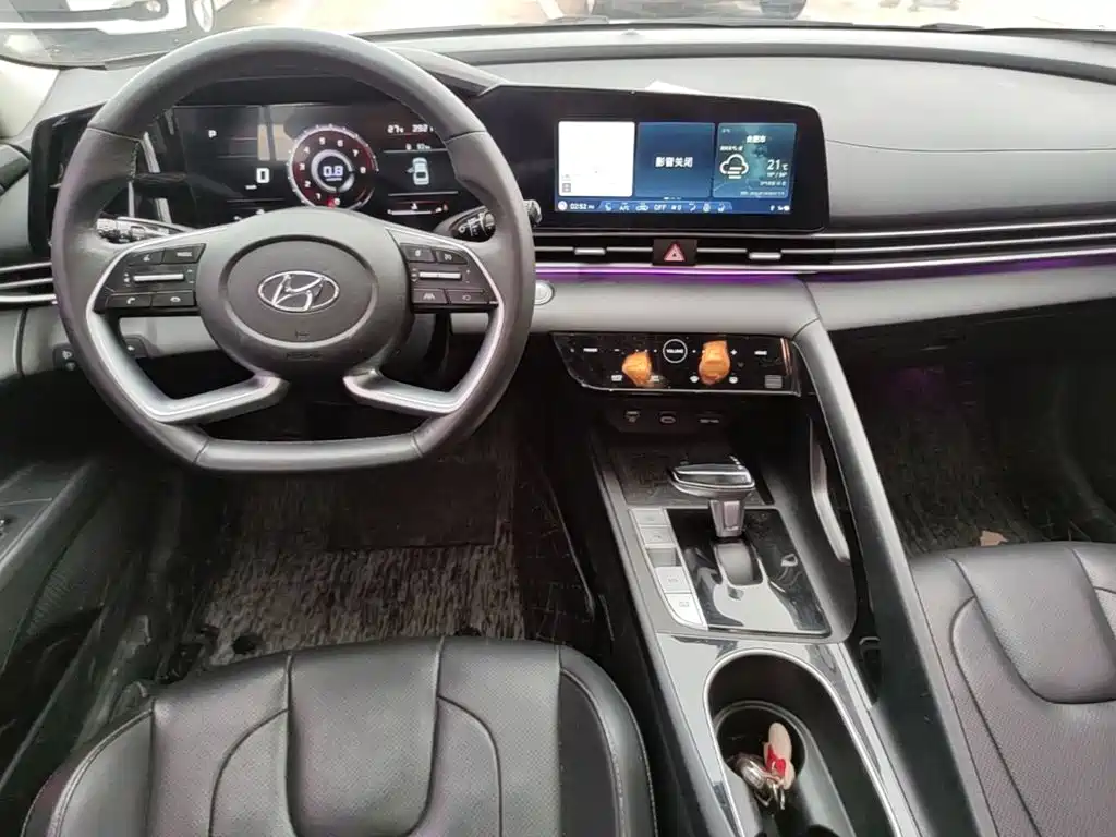 Hyundai Elantra — миниатюра 10