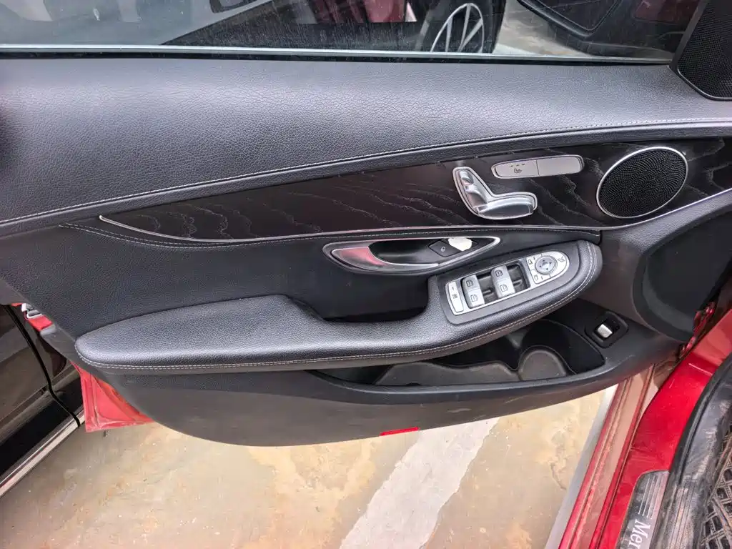 Mercedes-Benz C-Class — миниатюра 5