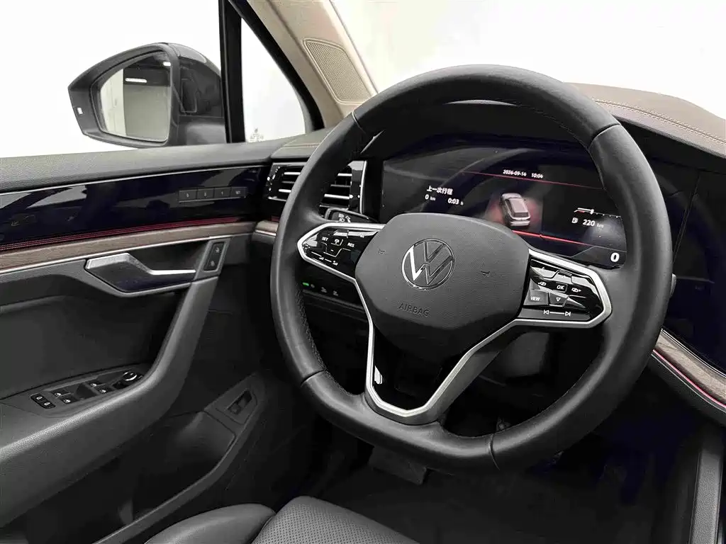 Volkswagen Touareg — миниатюра 10