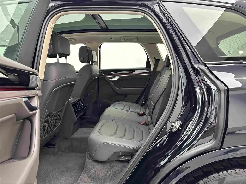 Volkswagen Touareg — миниатюра 20