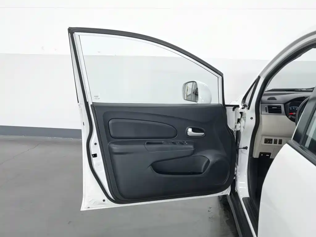 Venucia R50 — миниатюра 8