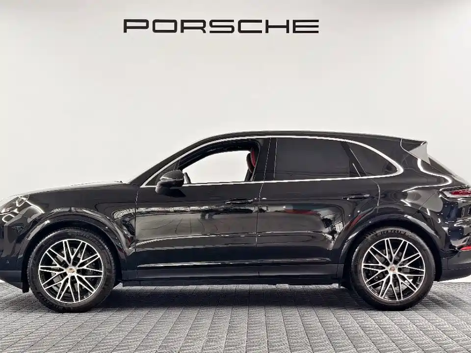 Porsche Cayenne — миниатюра 6