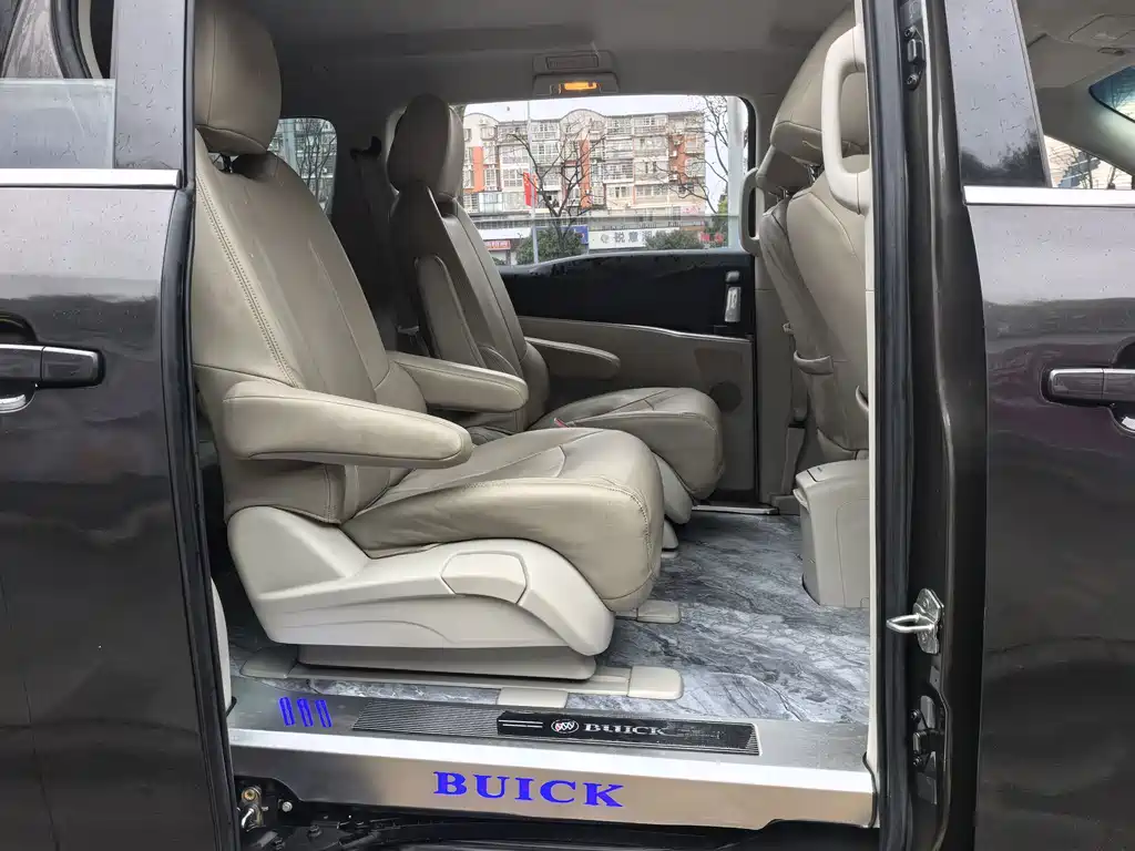 Buick GL8 — миниатюра 6