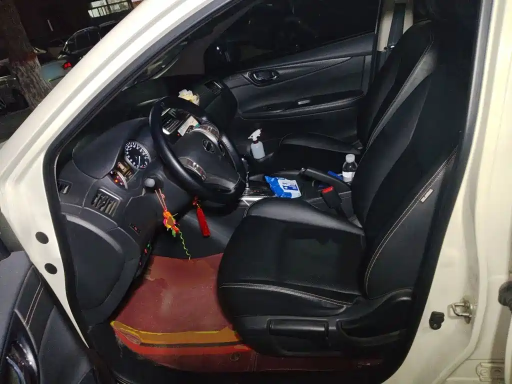 Nissan Tiida — миниатюра 16