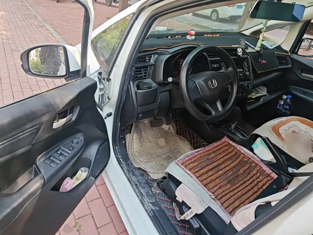 Honda Fit — миниатюра 17